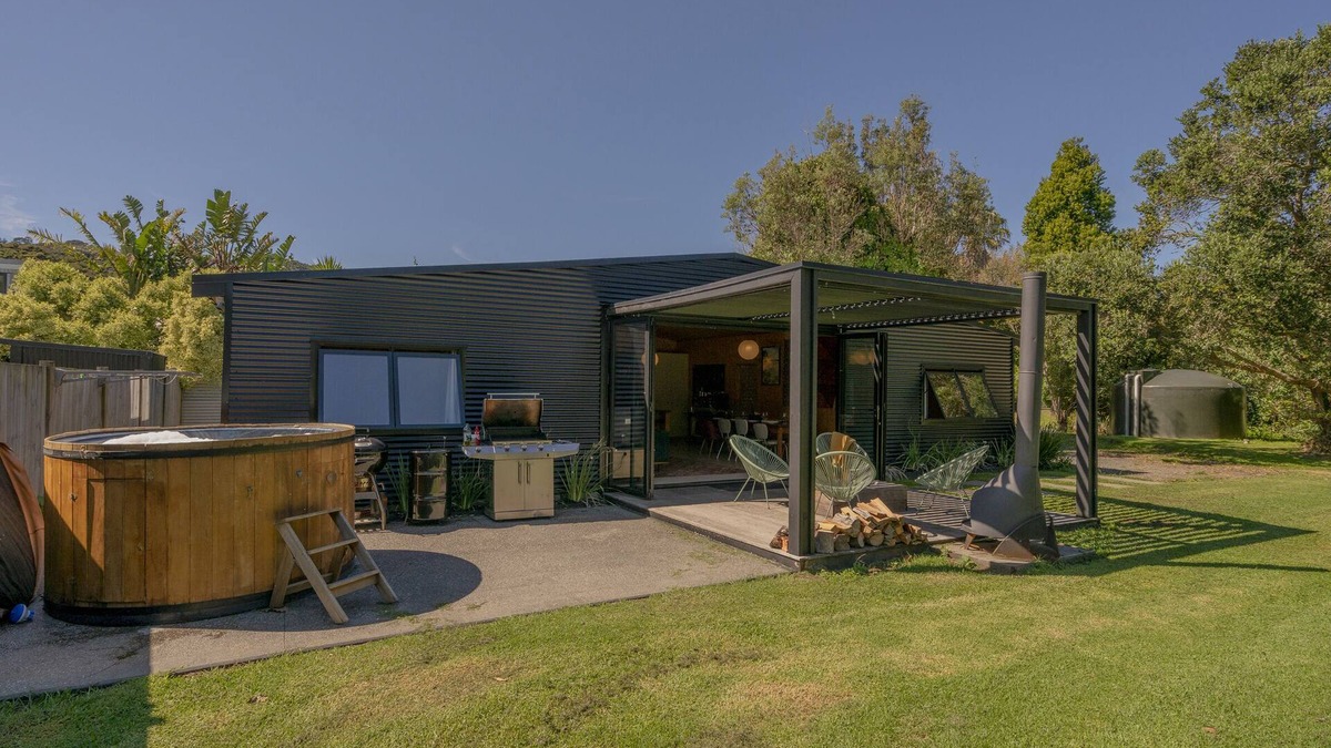 Kuaotunu House | The Pumpkin Shed – Kuaotunu Holiday Home