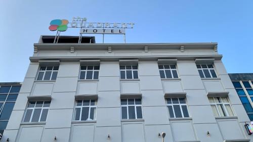 Medan Hotel | The Quadrant Hotel KNO