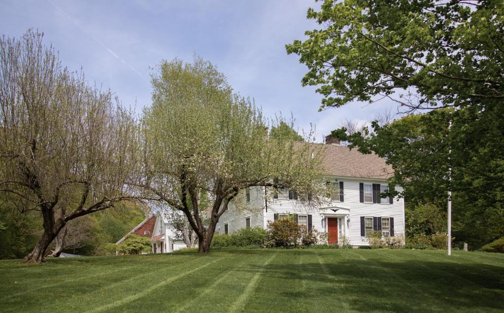 Quechee Hotel | The Quechee Inn at Marshland Farm