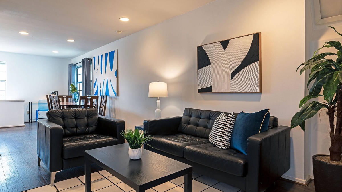 Greenway Plaza-Upper Kirby Apartment | The Queen Endgame A! Galleria, Medical Center, 2BR+1 ⭐️⭐️⭐️⭐️⭐️