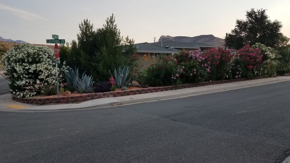 Toquerville Apartment | The Queen's Respite (B) 2 bedrooms, 1 bathroom