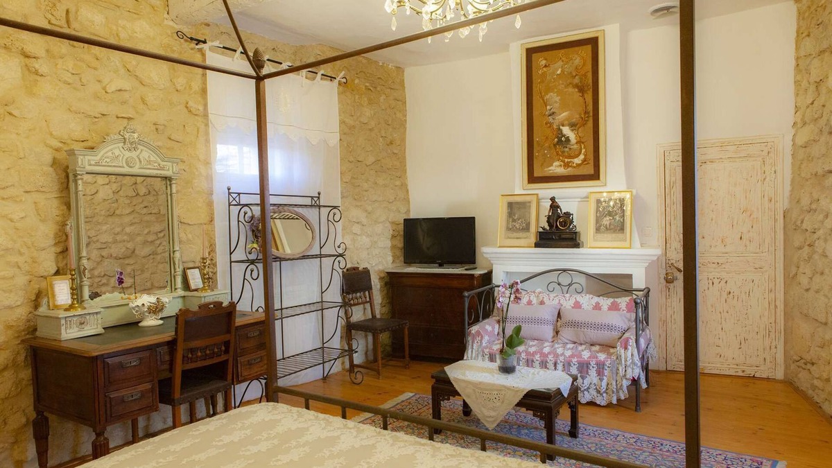 Murviel-les-Beziers Other | The "Queen Victoria" room