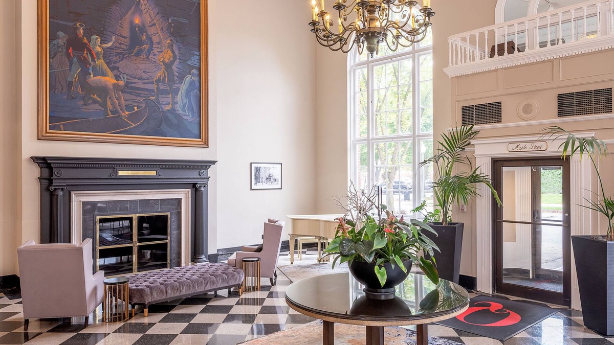 Glens Falls Hotel | The Queensbury Hotel