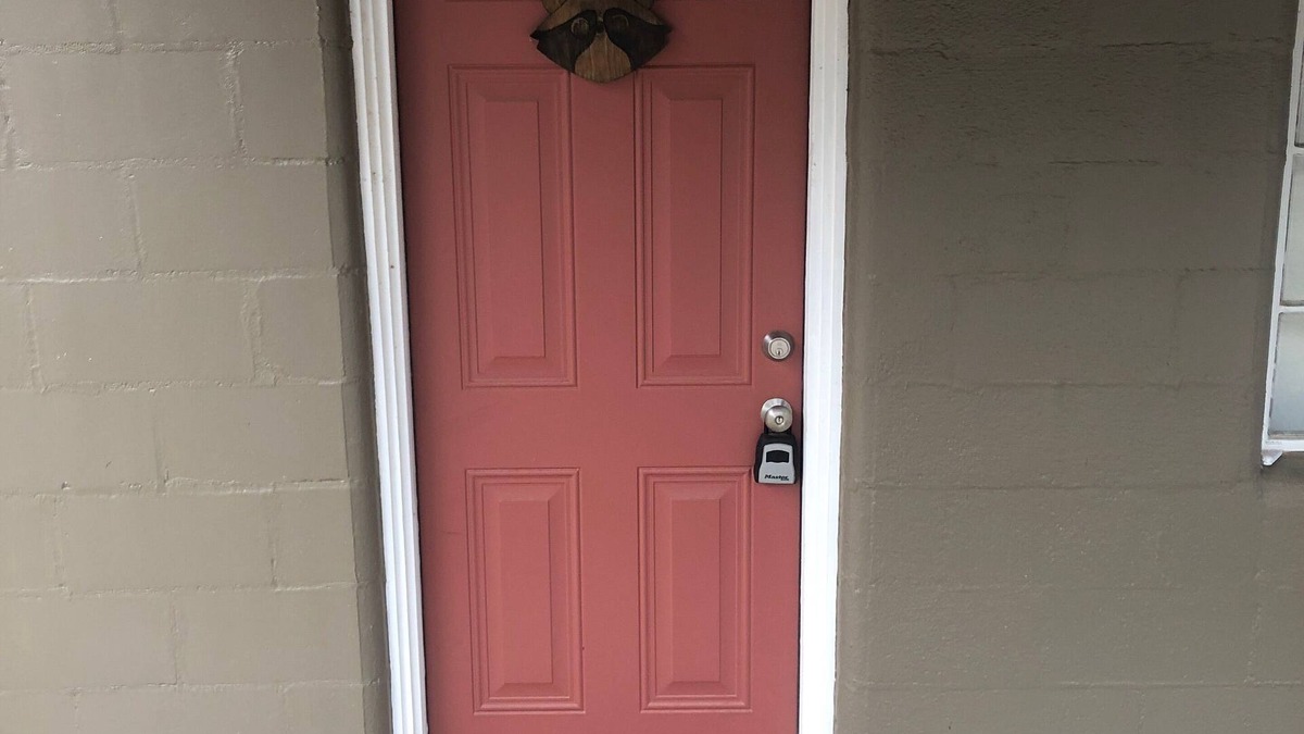 Aurora Apartment | The Raccoons Den in the quaint Village of Aurora