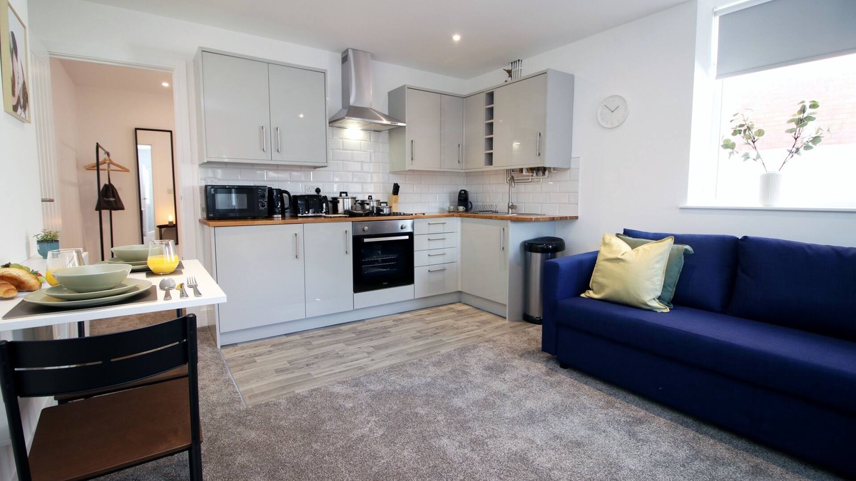 Caerau Apartment | The Radyr by Stay South Wales - FREE Parking