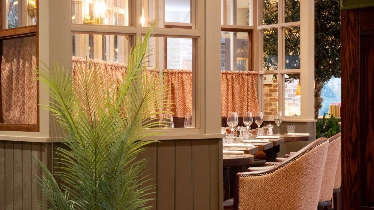 Chilworth Hotel | The Ragged Robin