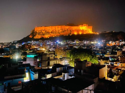 Gulab Sagar Hotel | The Raj Heritage