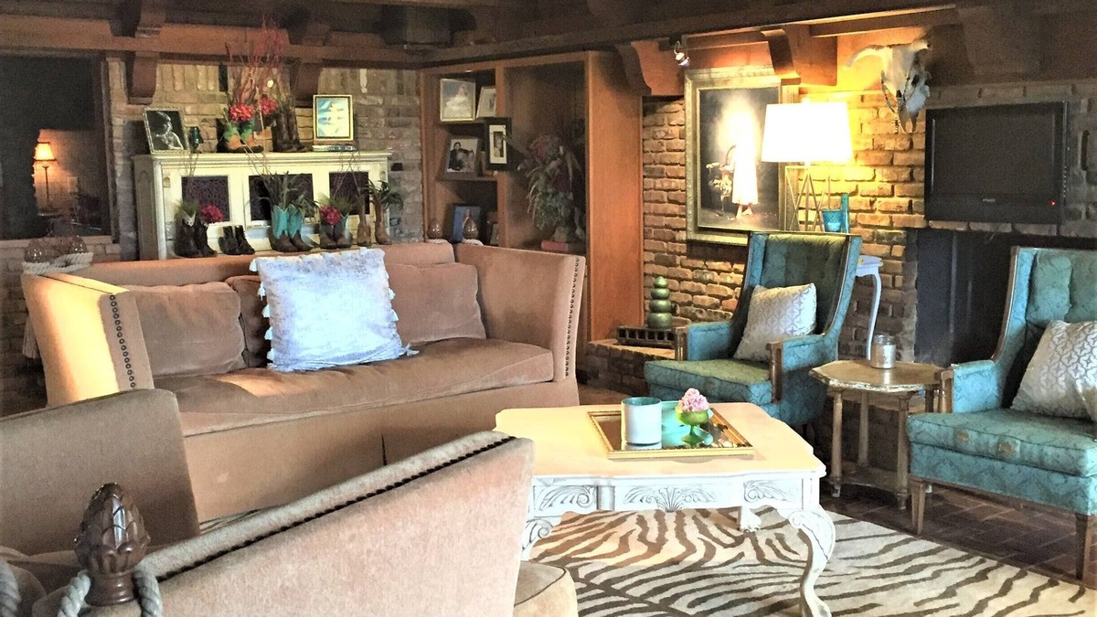 Elmo House | The Ranch House Retreat, small corporate venue, small outdoor wedding venue