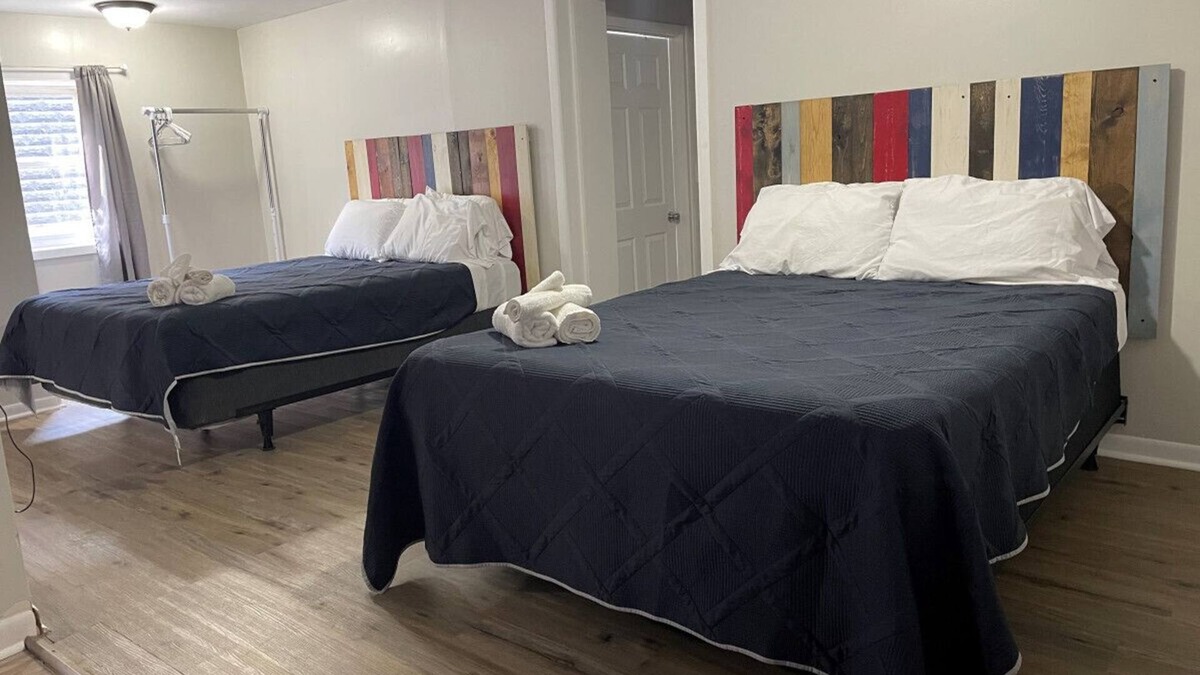 Fox Lake Apartment | The Randolph Hotel Apt 401 with Lakeview