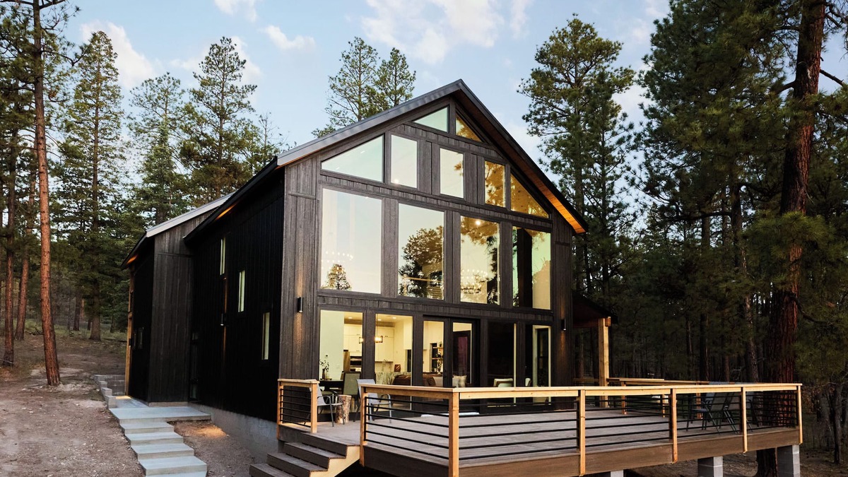 Alpine Cabin | The Raven House, beautiful mountain views, Sleeps 10!