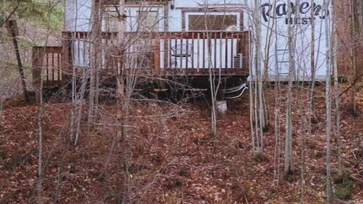 Town of Colchester House | The Raven's Nest