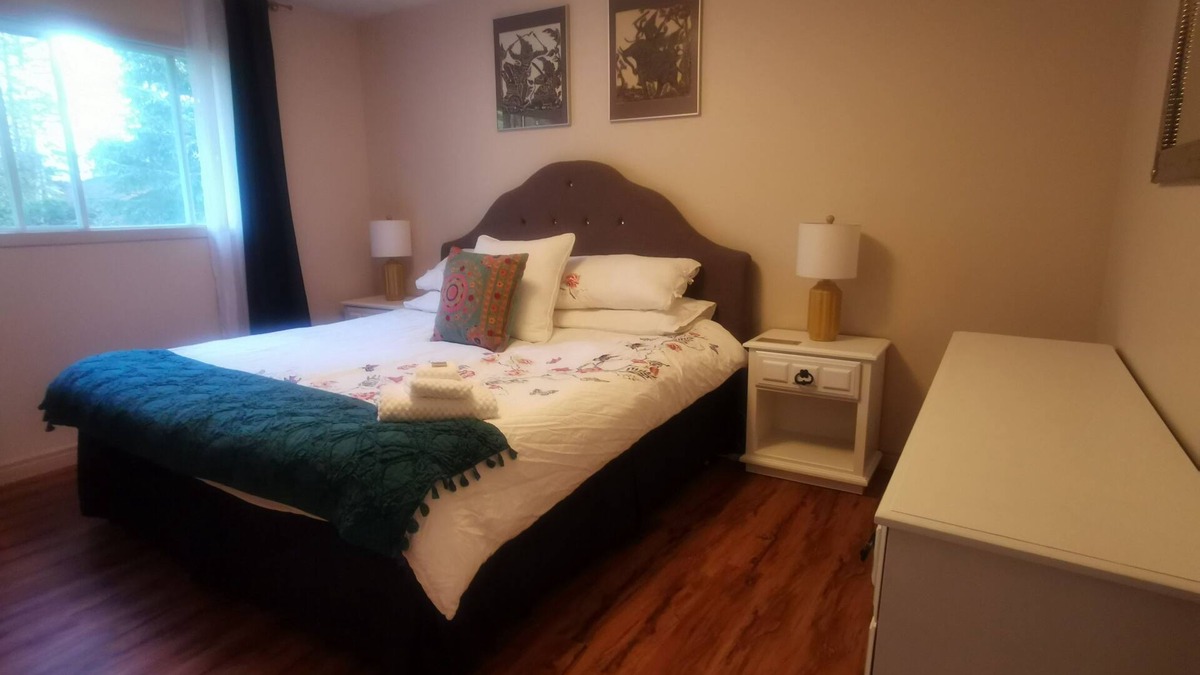Tumbler Ridge House | The Raven's Roost - Your Adventure Basecamp