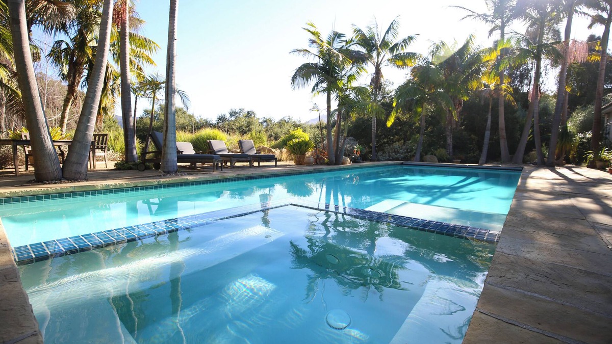 Carpinteria House | The Ravenwood Estate/Country Chic Oasis/Spa-Pool/Sleeps 14