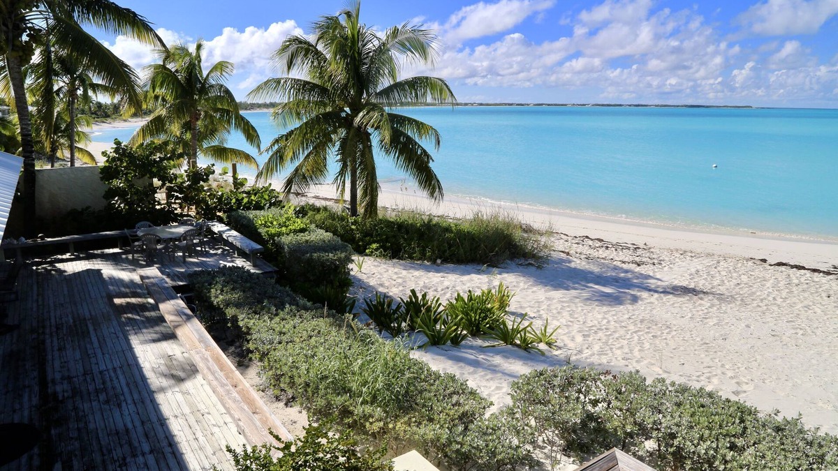 Treasure Cay House | The Razzle: A Beach House on the Sand in Treasure Cay