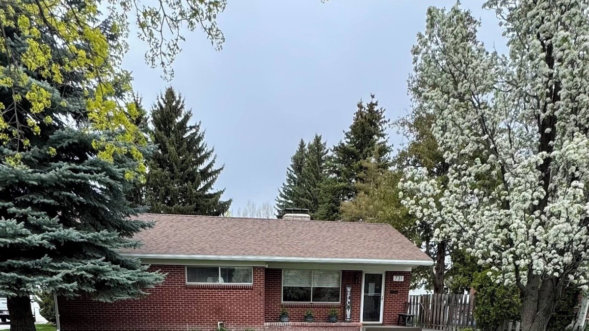 Blackfoot House | The Red Brick Retreat