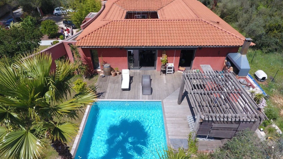 Aubais House | The Red Cocoon (Pool & SPA)