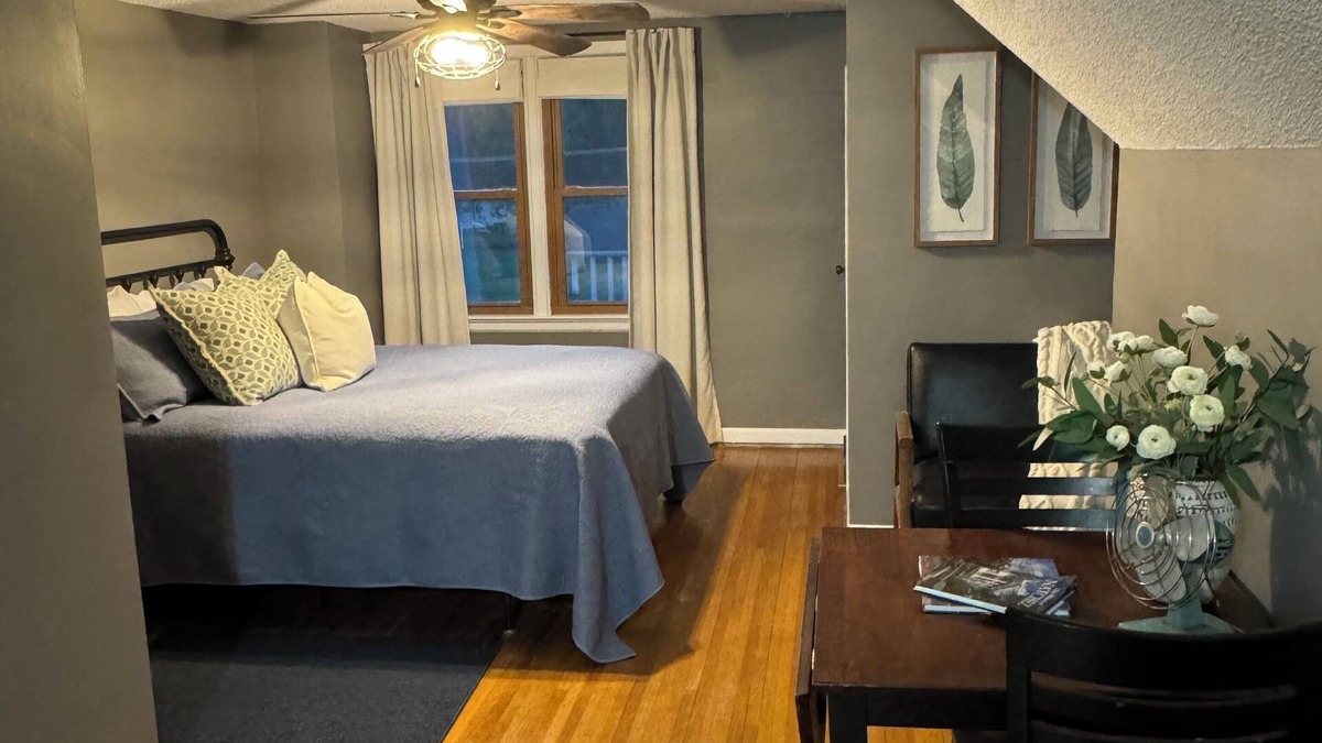 Grundy Center House | The Red Cottage is 2 blocks from Grundy Center's Historical Downtown. nn