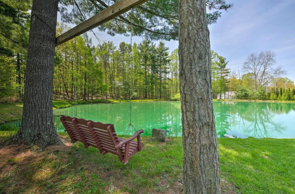 Lakeville House | The Red Pine Cabin with Private Pond and Dock!
