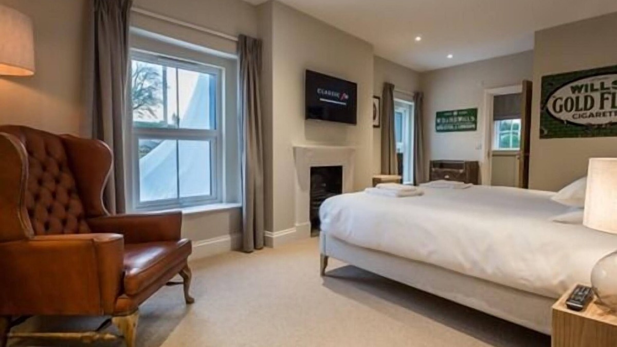 Chilcompton House | The Redan