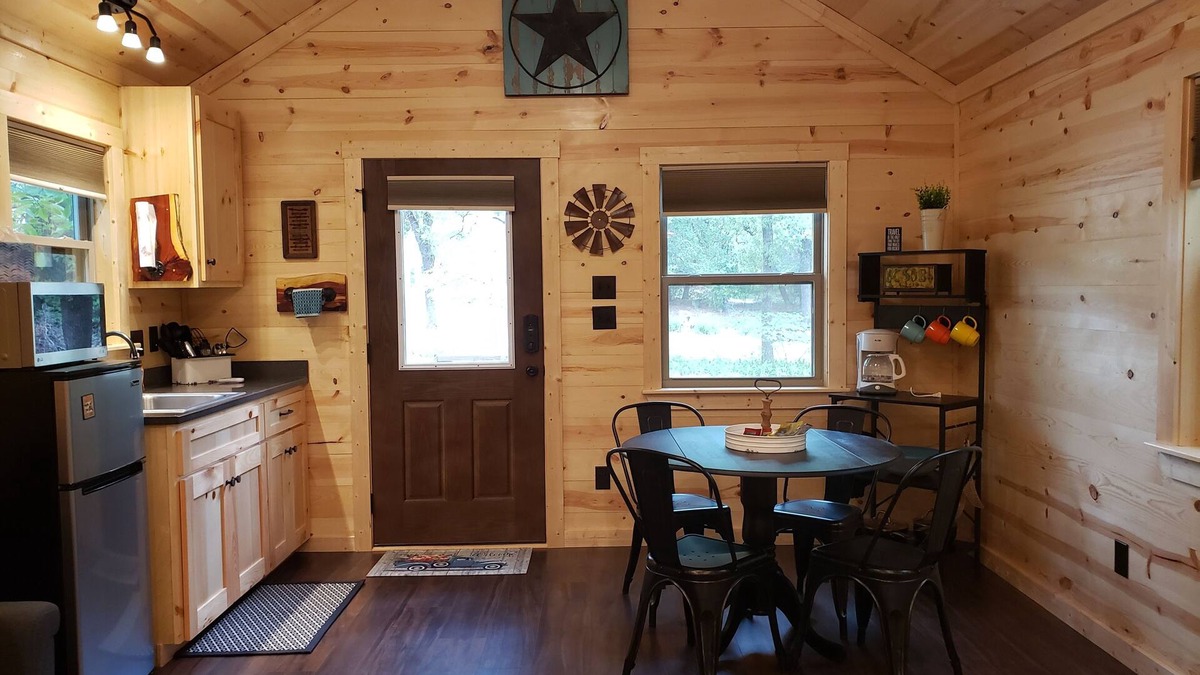 Watonga Cabin | The Redbud Cabin at Roman Nose
