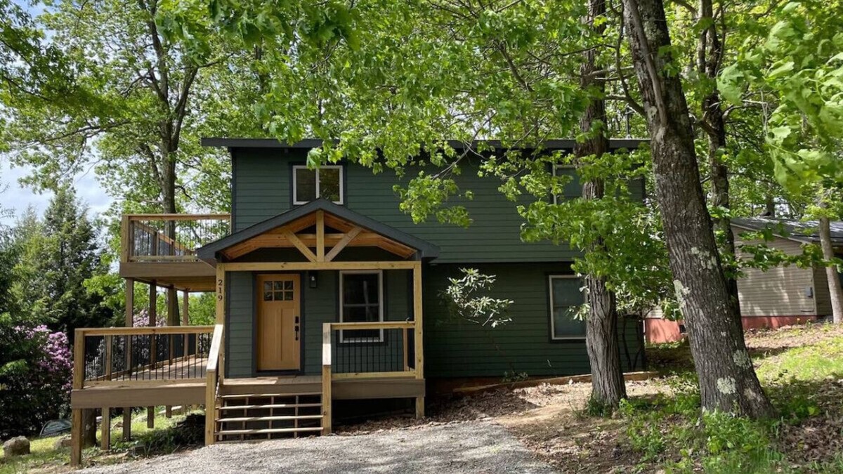 Alpine Lake House | The Refuge-lake views at Alpine Lake