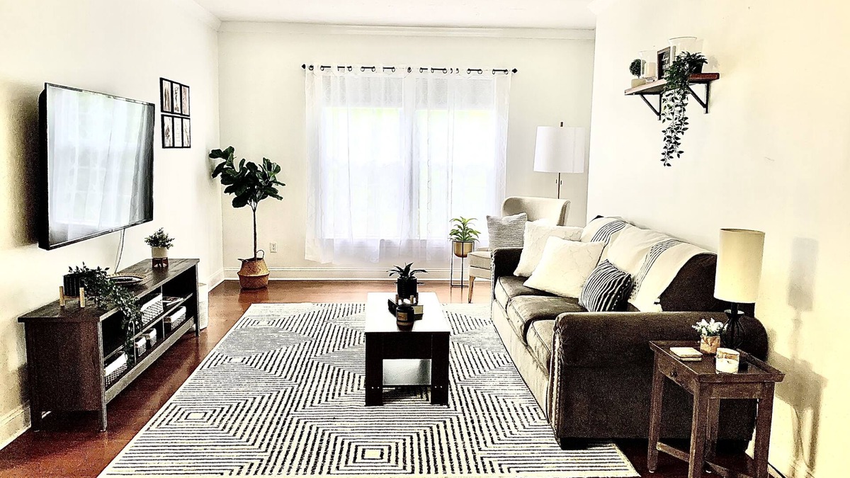 Lynn Bed & Breakfast | The Relaxing Oaks