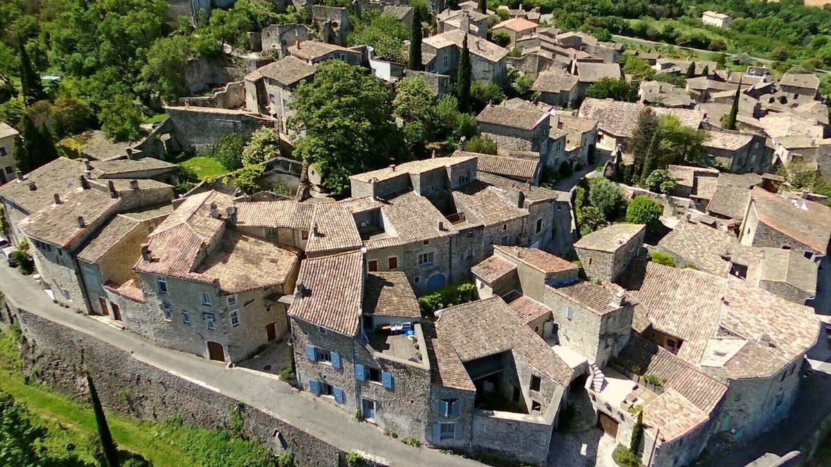 Mirmande Apartment | THE REMPARTMENT OF MIRMANDE