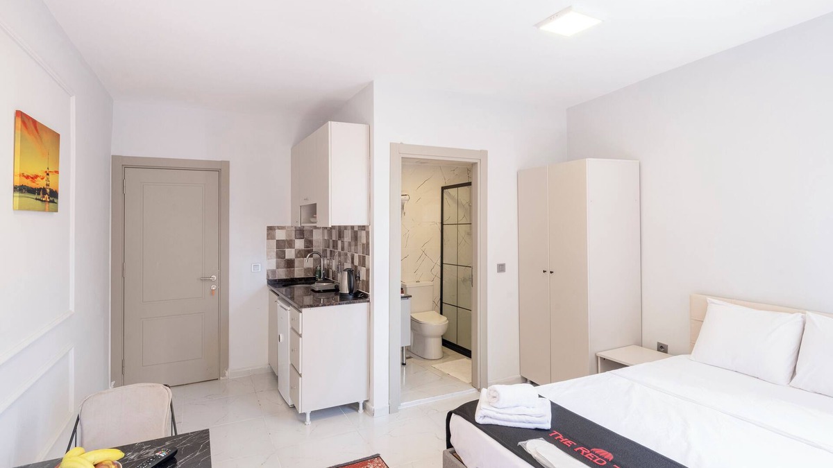 Taksim Hotel | The Rent Tent Suite 23