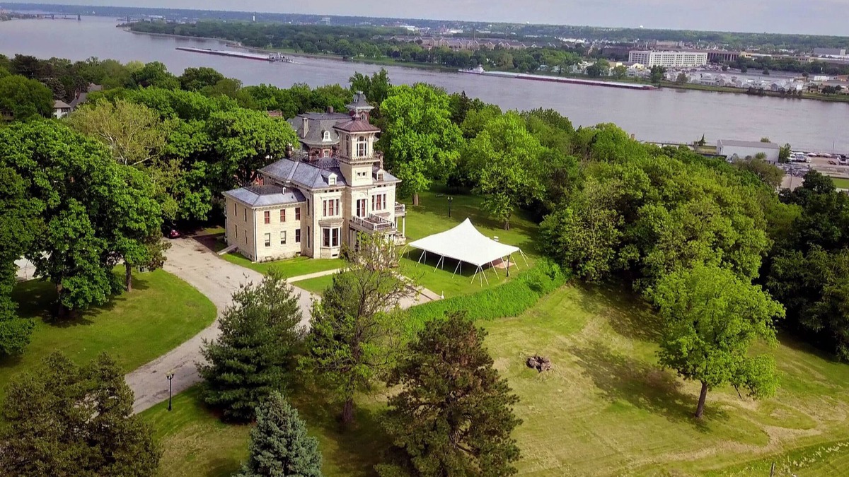 Davenport House | The Renwick Mansion - One of Davenport's finest historic properties