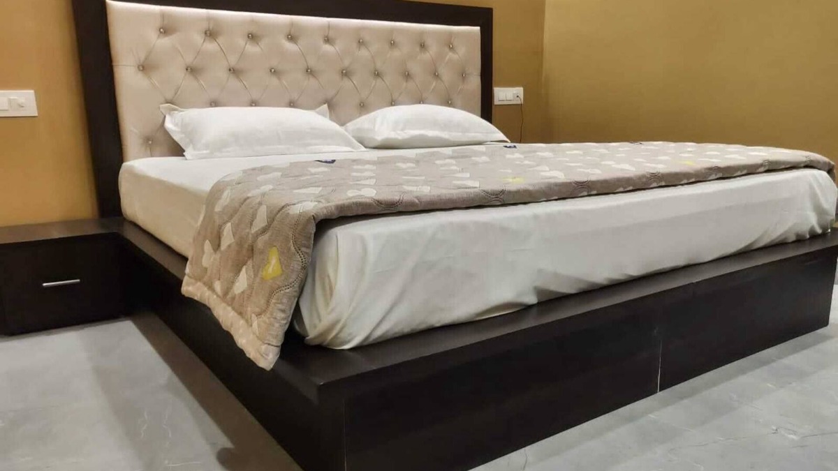 Ambala Hotel | The Republic Hotel