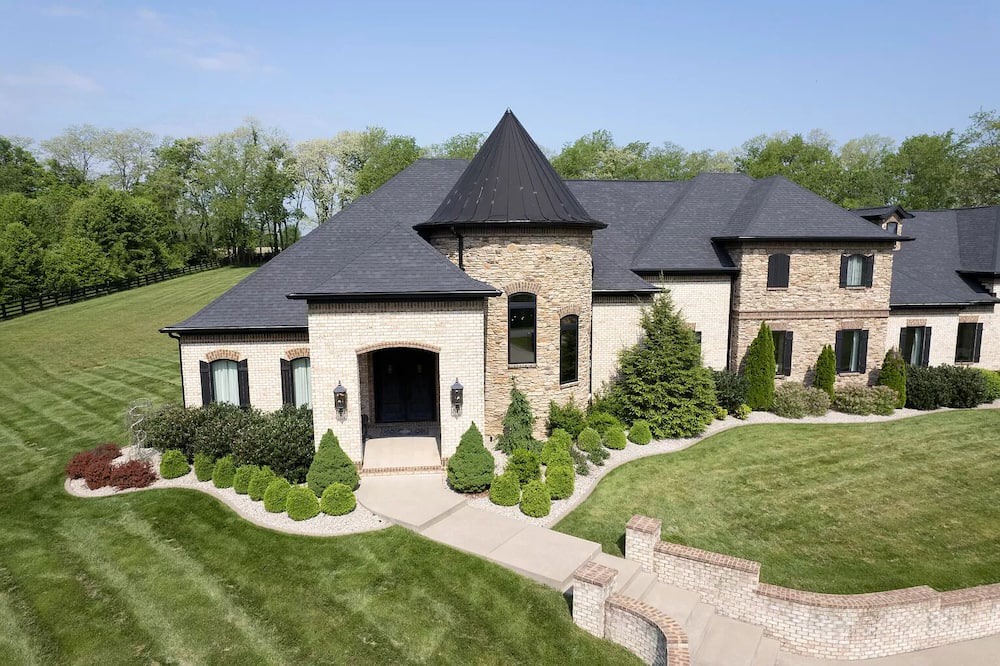 Keene House | The Reserve: Bourbon Country's Luxury Pool Estate