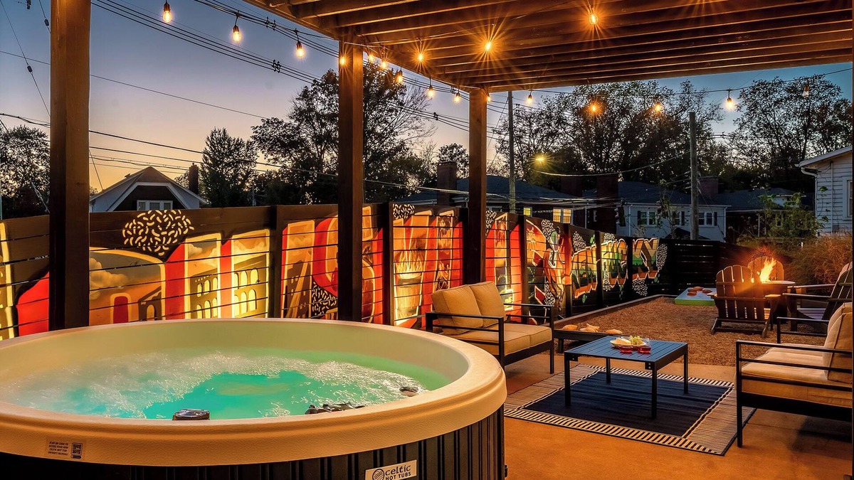 Tyler Park House | The Reserve~Stunning 5BR 4BA w/HotTub