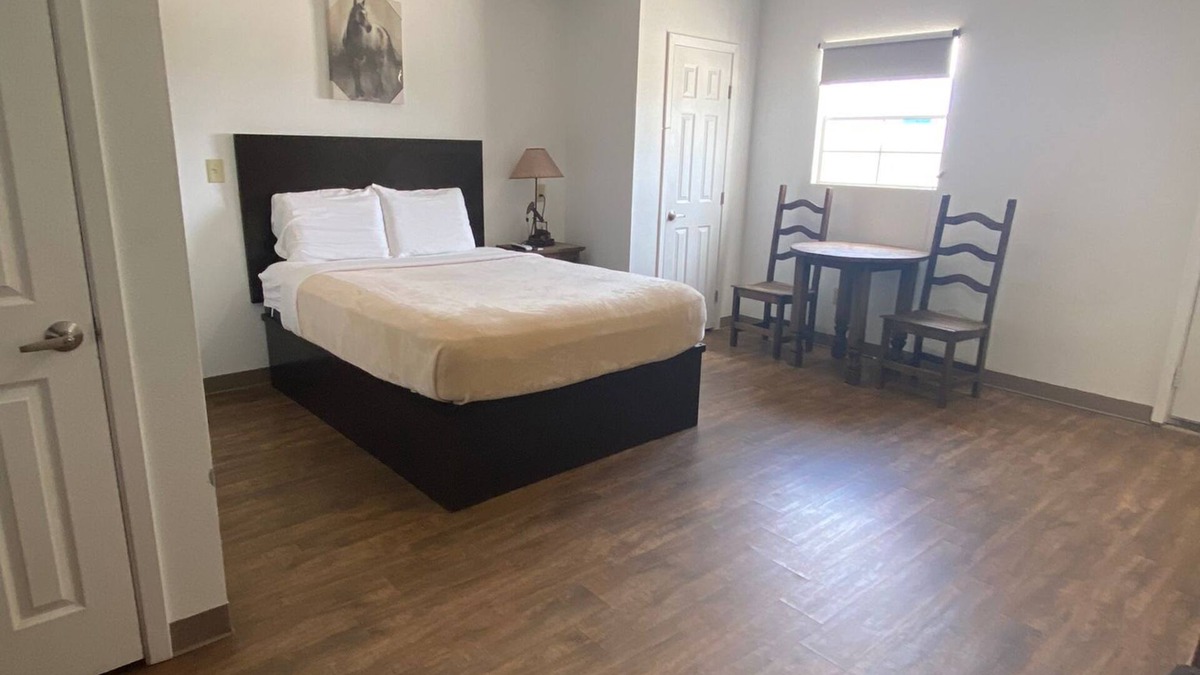 Big Lake Hotel | The Resource Inn