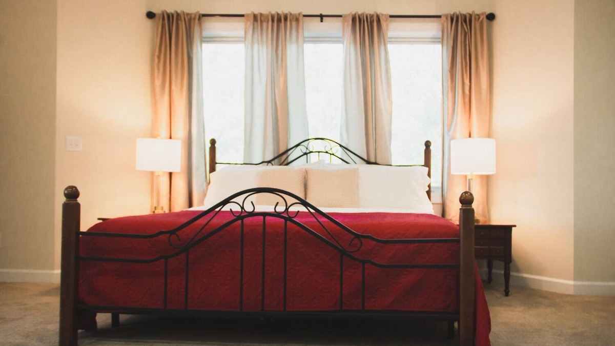 Paducah House | The Respite Boutique Hotel, Lovebird Suite - King Suite