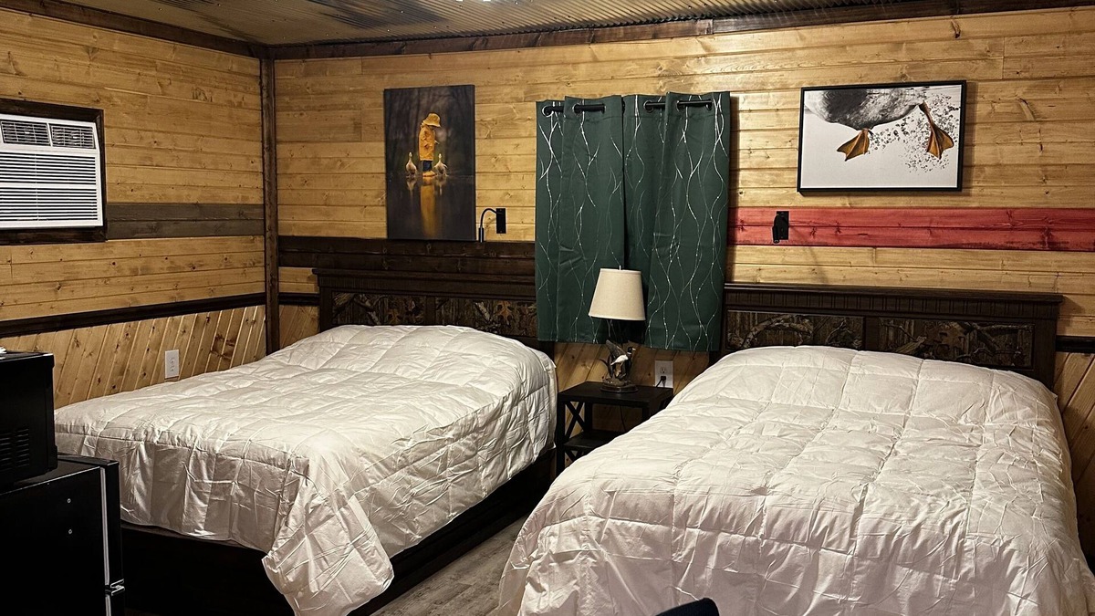 Alexander Cabin | The Rested Duck Mallard Room
