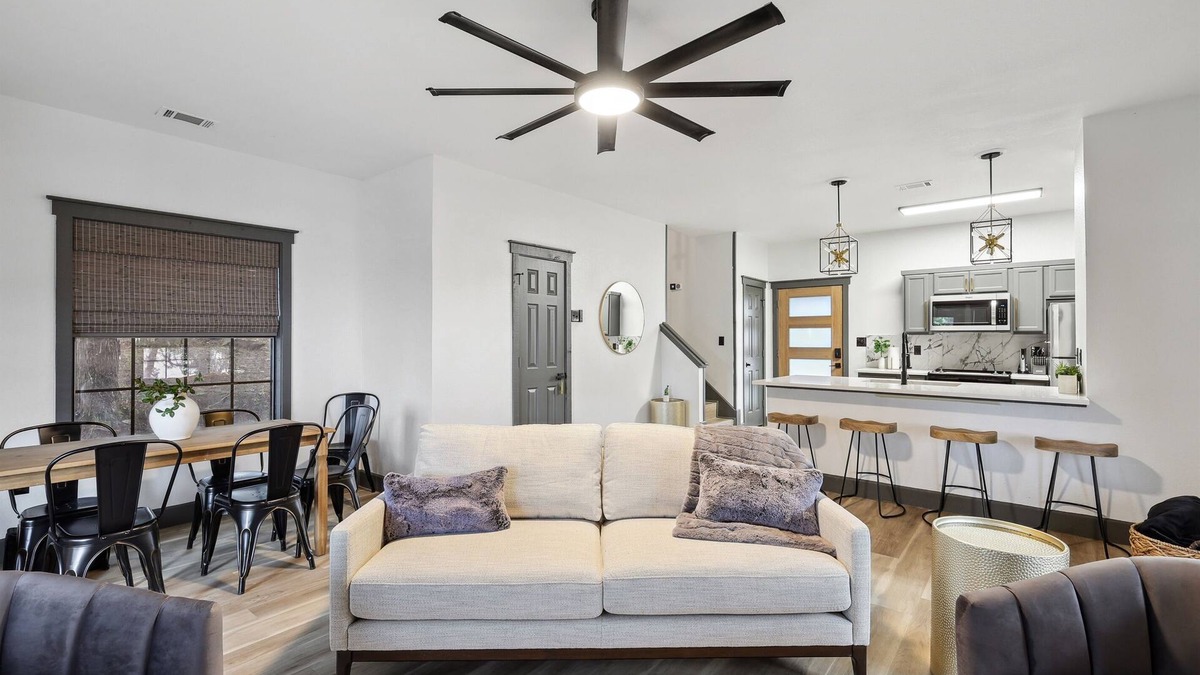 Graford House | The Retreat 21: Reel Deal