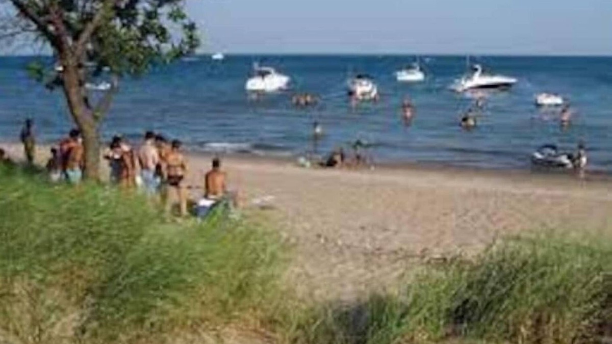 East Chicago House | 𝙏𝙃𝙀 🅡🅔🅖🅘🅞🅝 𝓡𝙚𝙩𝙧𝙚𝙖𝙩 ✺4ʙᴇᴅʀᴏᴏᴍ ʜᴏᴍᴇ 𝓃𝑒𝒶𝓇 ℂℍ𝕀ℂ𝔸𝔾𝕆