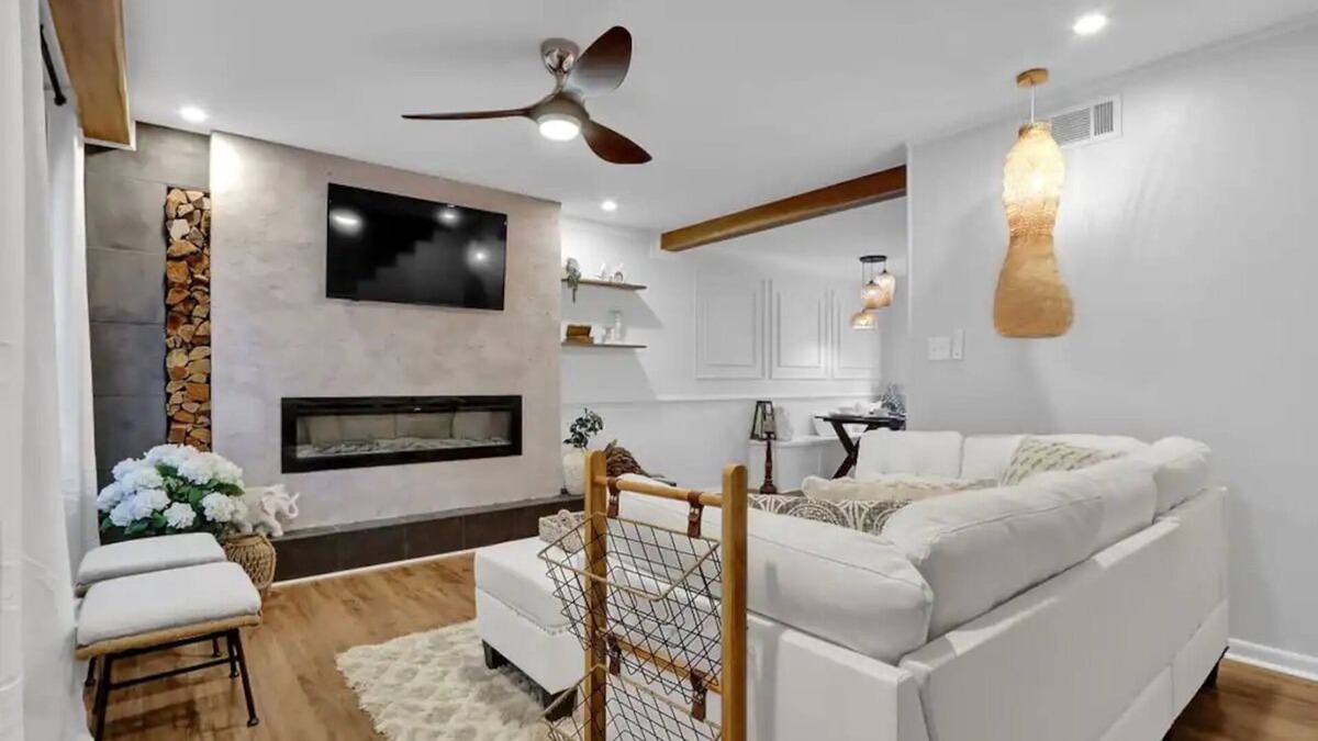 College Park House | The Retreat - 5 min to Airport & 15 min Downtown