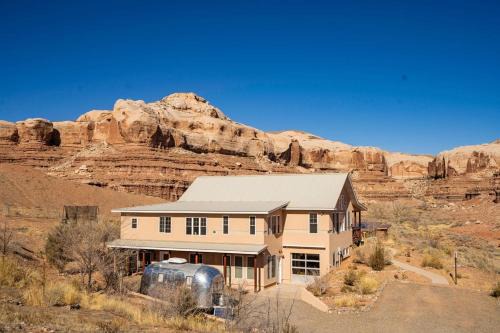Bluff House | The Retreat at Calf Canyon