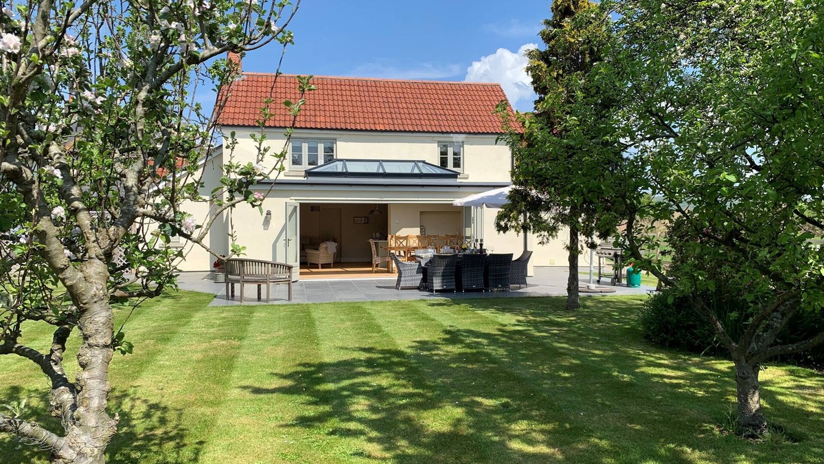 Weston-super-Mare Cottage | THE RETREAT, family friendly, luxury holiday cottage in Lympsham