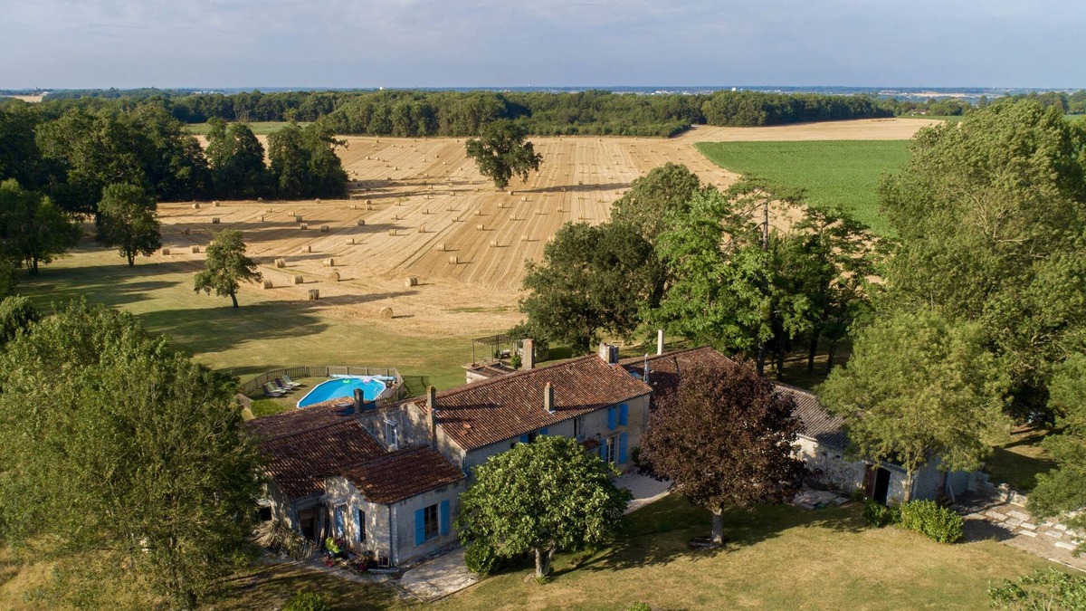 Chermignac House | THE RETREAT…”Huge house, gardens and pool. So much fun. Loved it”.