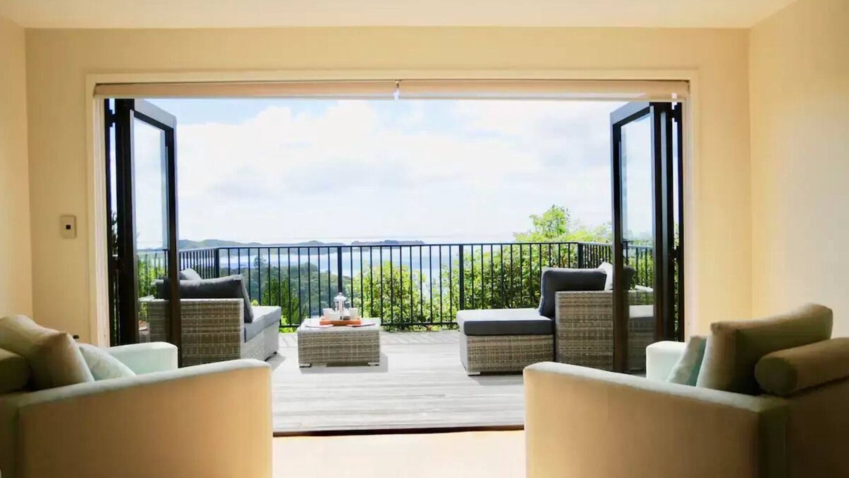 Te Ngaire House | The Retreat: Luxury Villa - 1 bedroom