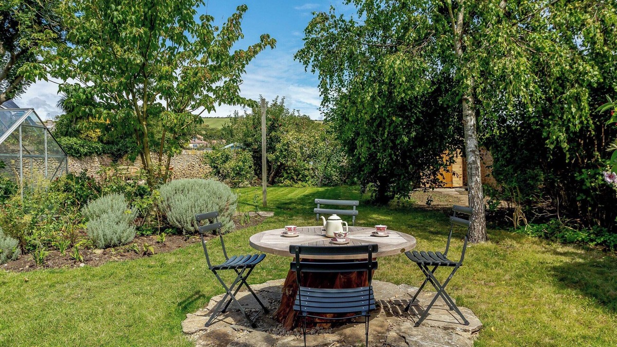 Burton Bradstock Cottage | The Retreat - M555306