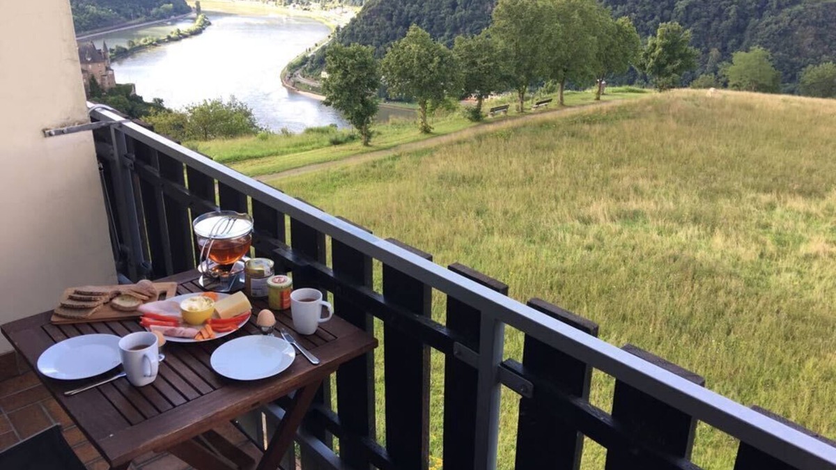 Sankt Goarshausen Apartment | THE RETREAT PLACE WITH A THREE CASTLE VIEW!