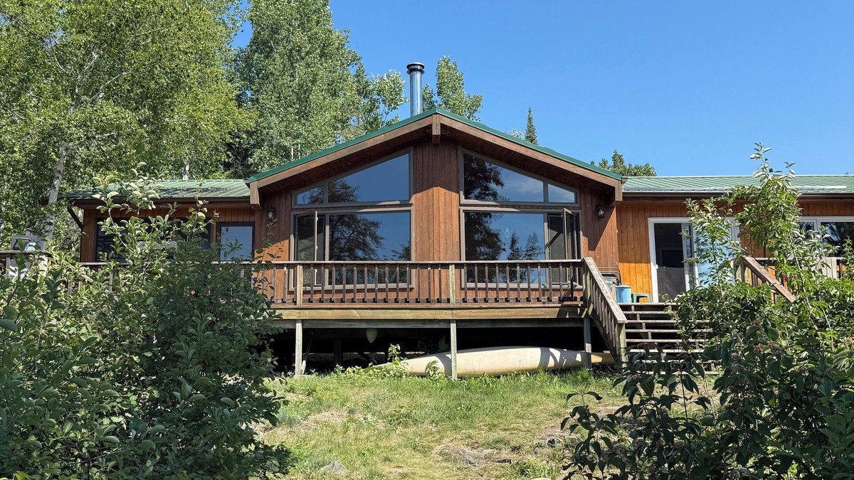Northern Ontario Cottage | The Retreat: Stunning cottage on Lake of the Woods.