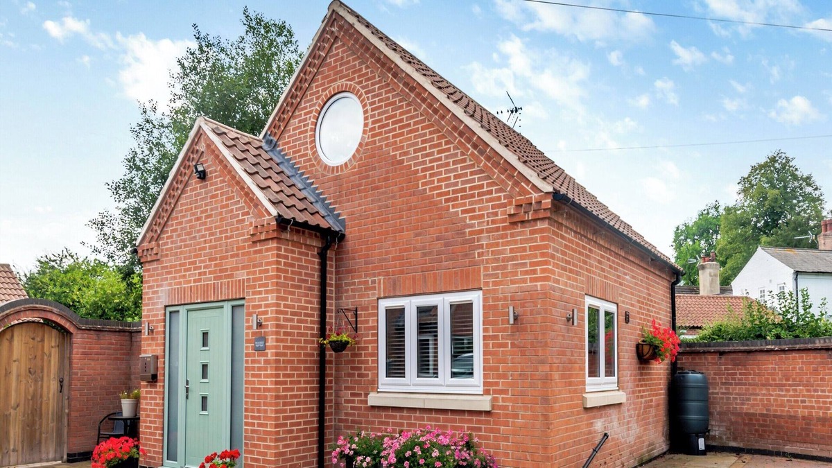 Kneesall Cottage | The Retreat - UK45099