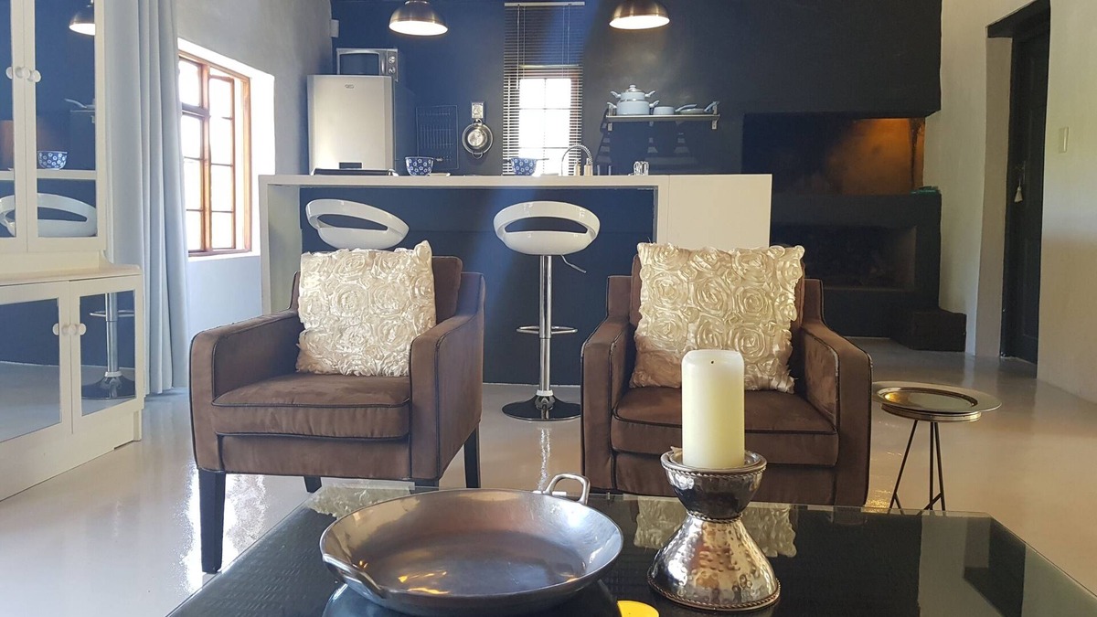 Swellendam House | The Retreat @ Weltevrede Str 3- for total stylish relaxation