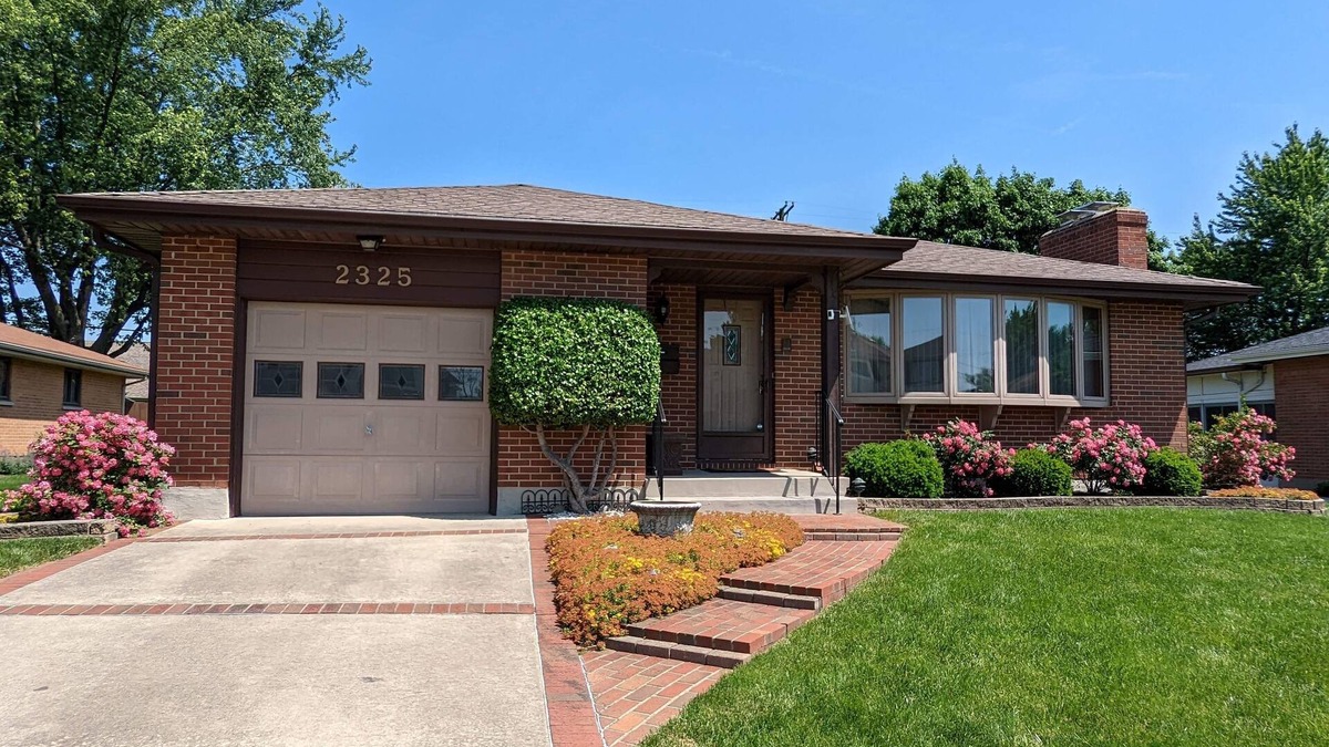 Kettering House | The Retro Bungalow in Dayton