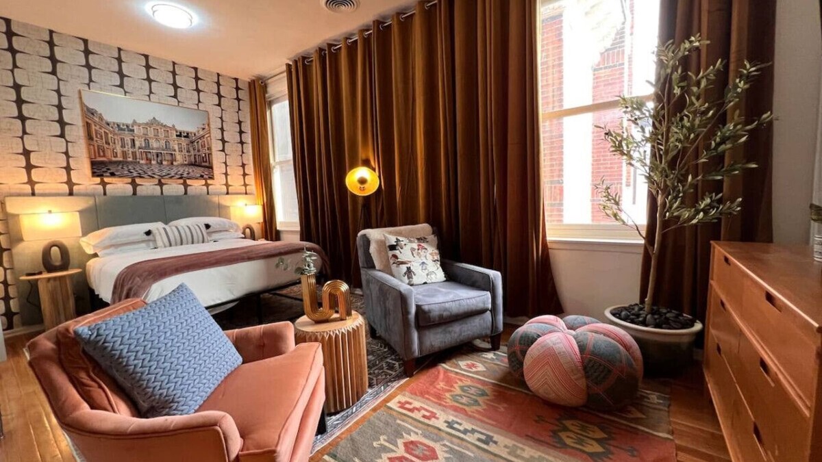 Ann Arbor Apartment | The Retro Nest - Heart of Campus