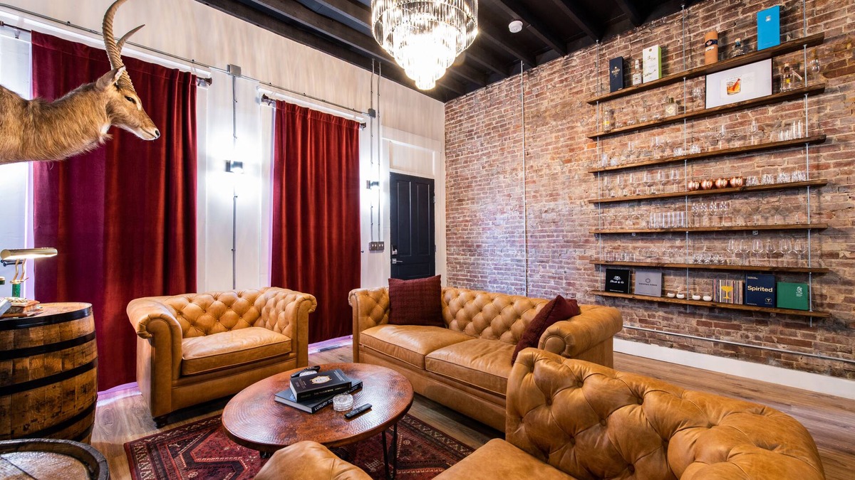 Phoenix Hill House | The Rickhouse in NuLu~2 King Bed/2 Full Bath